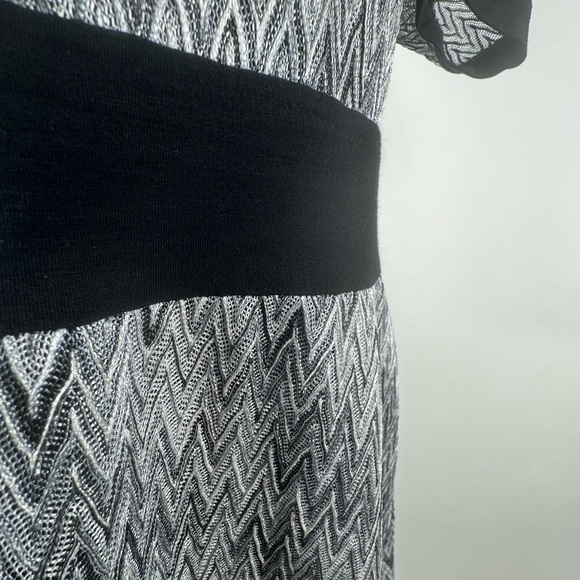 Black & White Mandala Design Dress - L - Picture 5 of 8